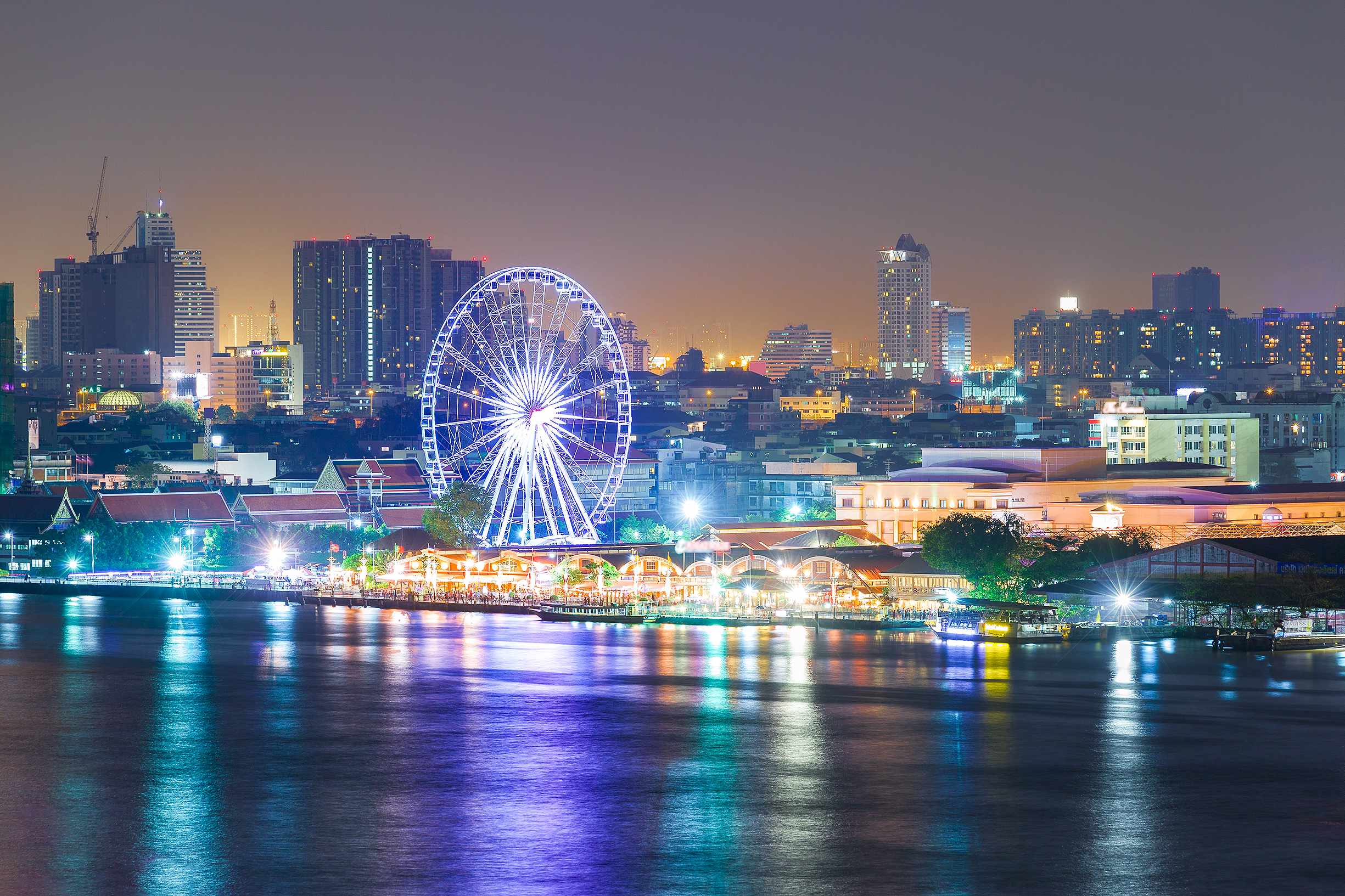 曼谷夜市摩天轮