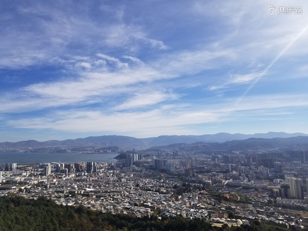 大理苍山灵瑞庵一座最佳观赏下关城区美景的幽静寺庙