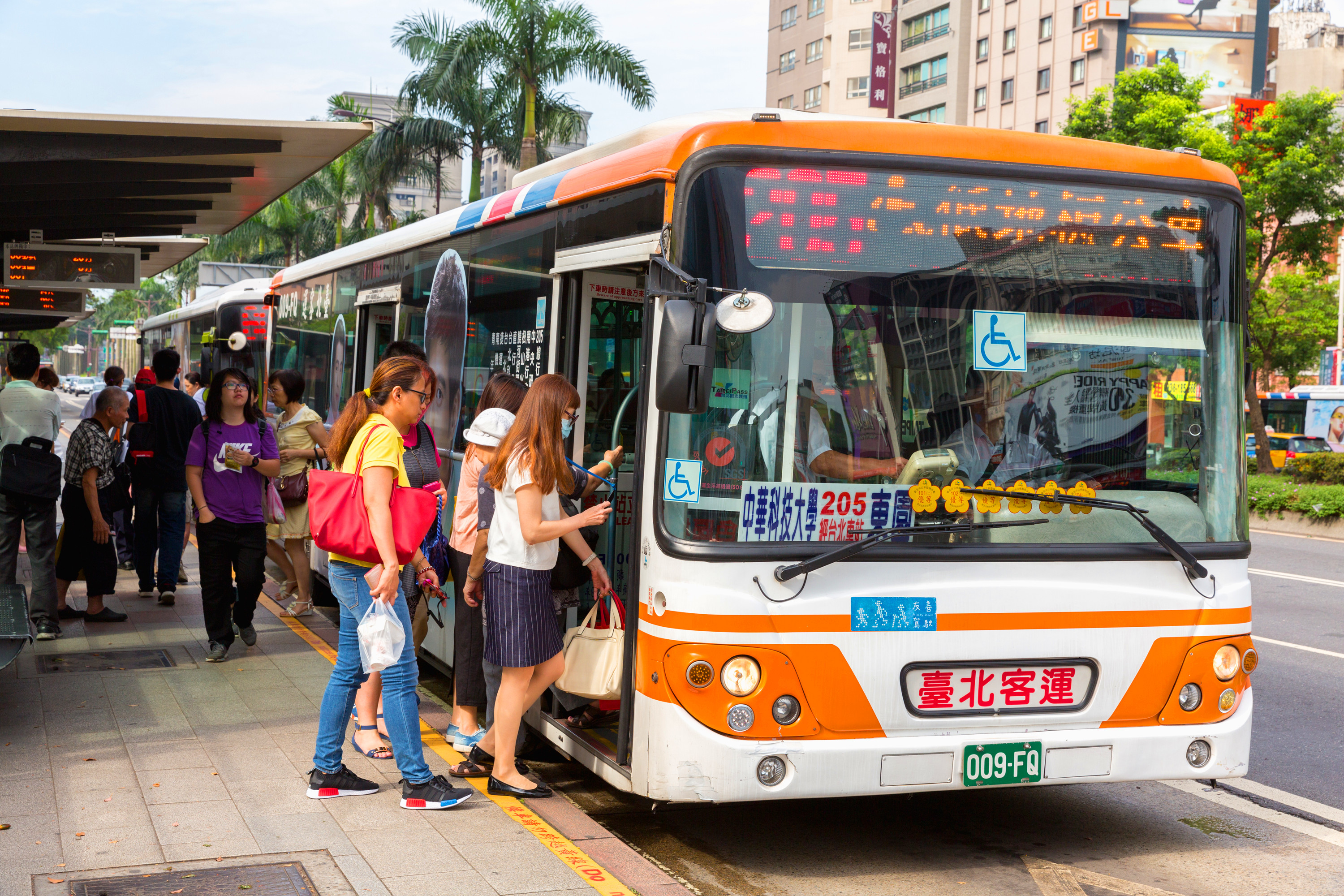 除了火车,捷运,台湾省内还有那些交通方式?