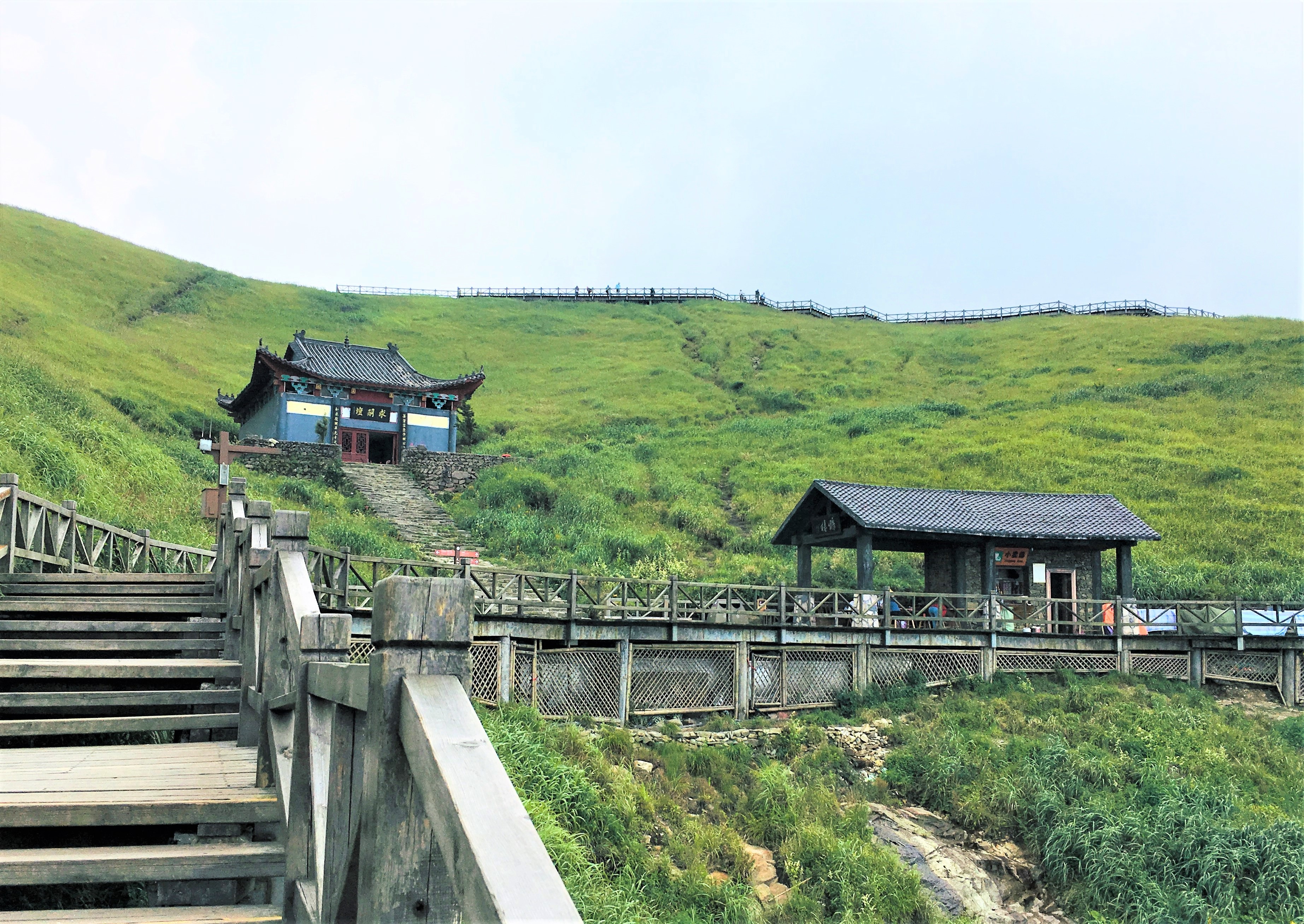 去宜春泡温泉,观明月千古情,登明月山,漫步高山草甸的