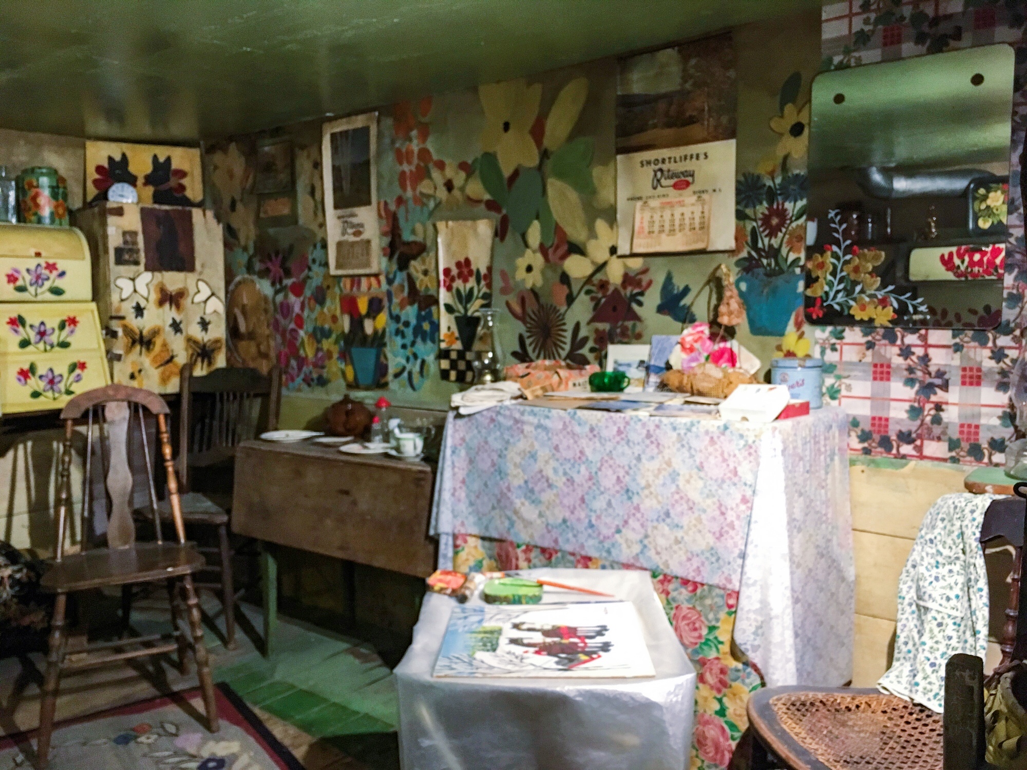 其中最大亮点的是画家莫娣(maud lewis)及其丈夫生活的小房子