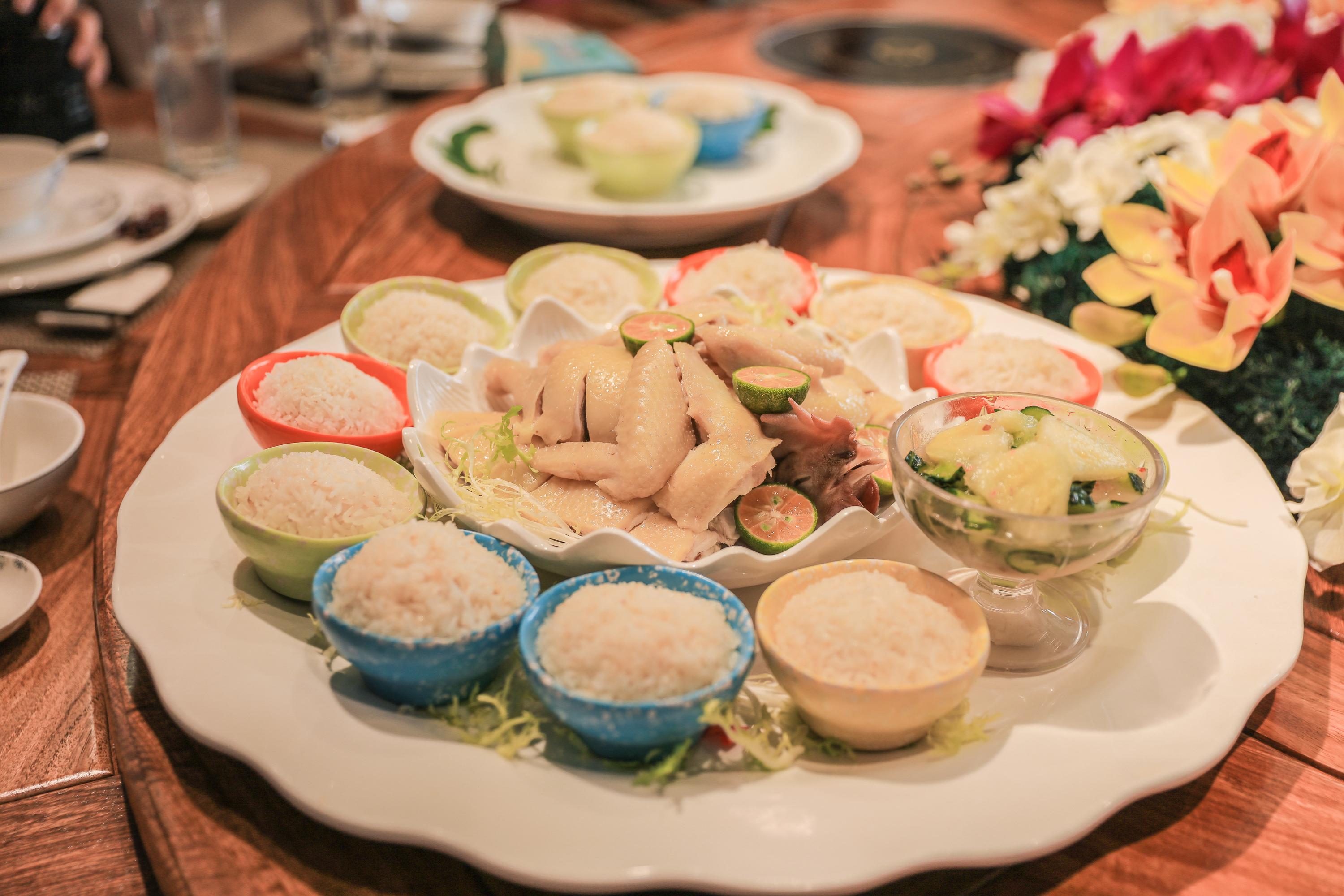 味道,餐厅的环境也非常好,他家有室外园林包间,坐在亭子里品味美食倒