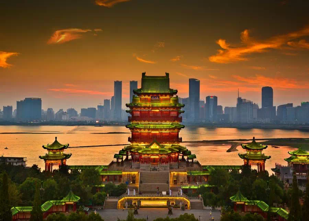 14点之前抵达赠送滕王阁电子票