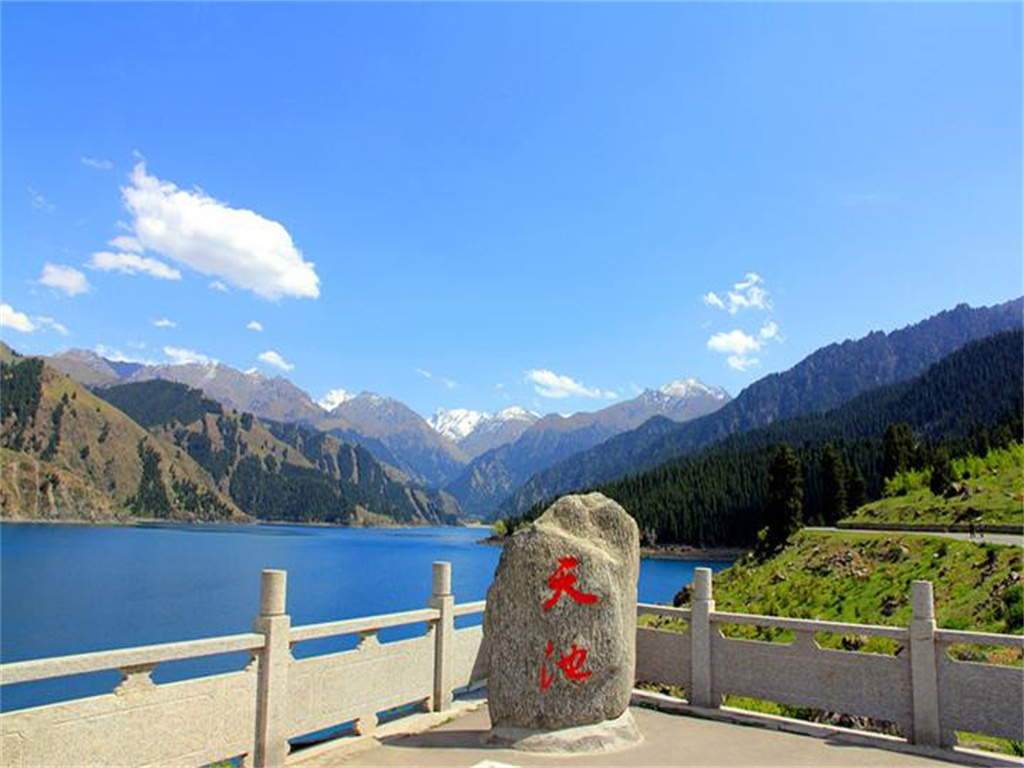 乌鲁木齐天山天池可可托海景区喀纳斯景区吐鲁番双飞8日游网红景点