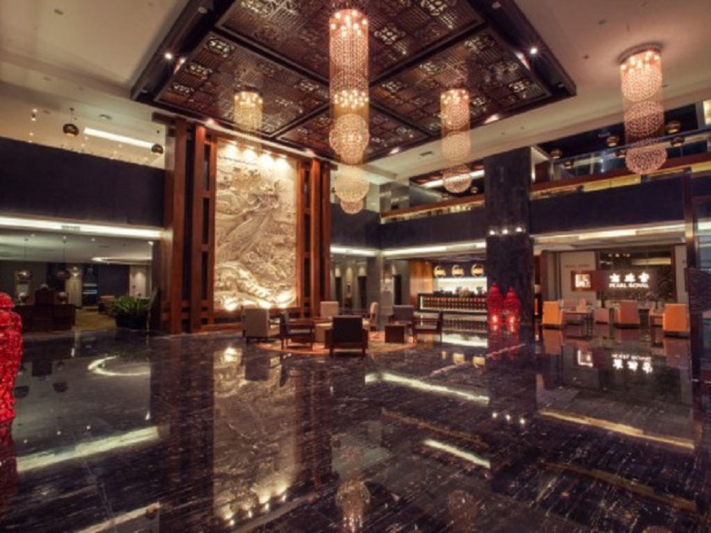 聚盛大酒店高档型或北海南珠宫酒店四星级或如遇满房则调整至其他酒店