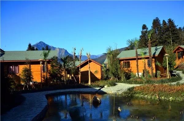 云顶山庄看山,看云,看星星听风,听鸟,听天籁18:00丨晚餐汶川美食样样