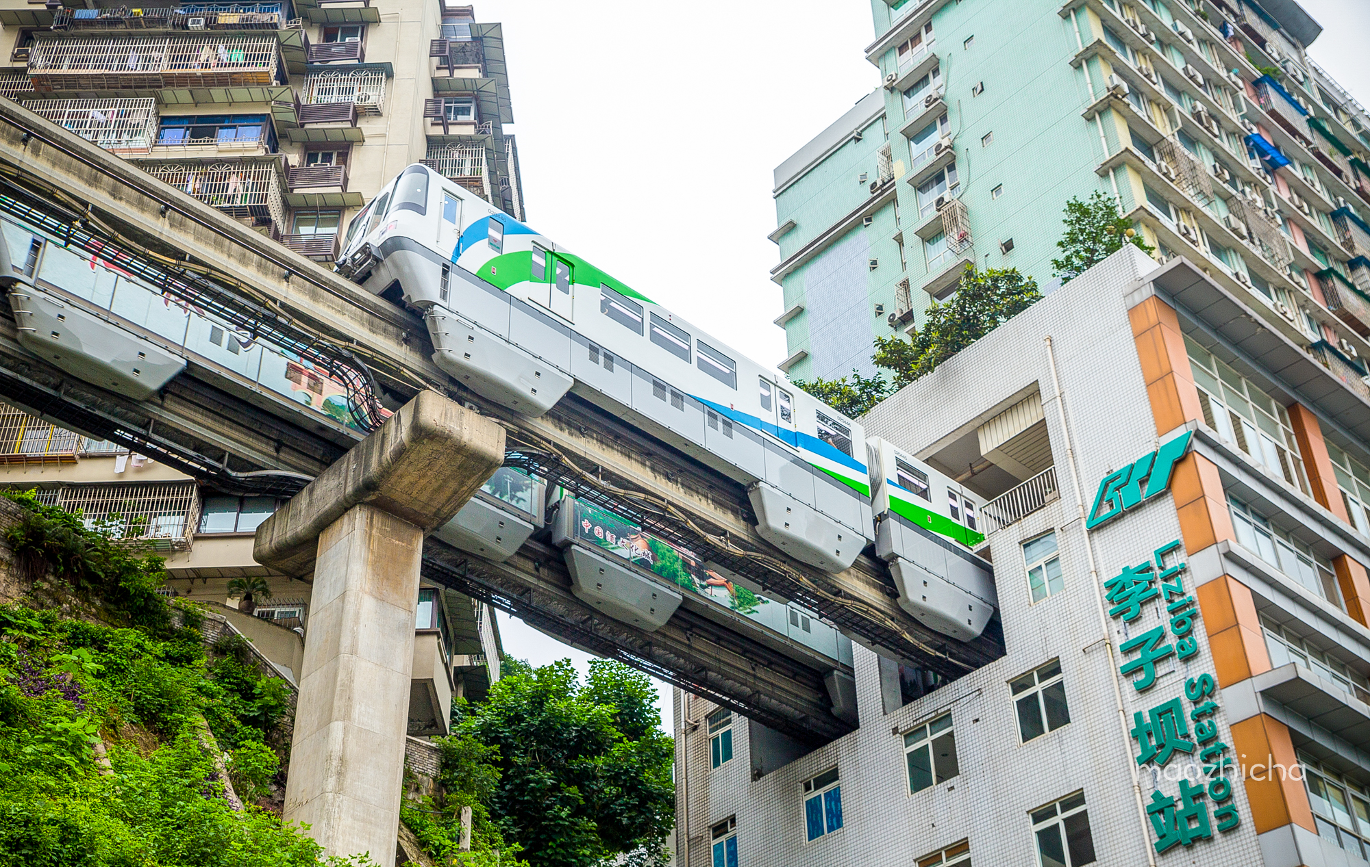 山城重庆轻轨出行玩转8d网红城市