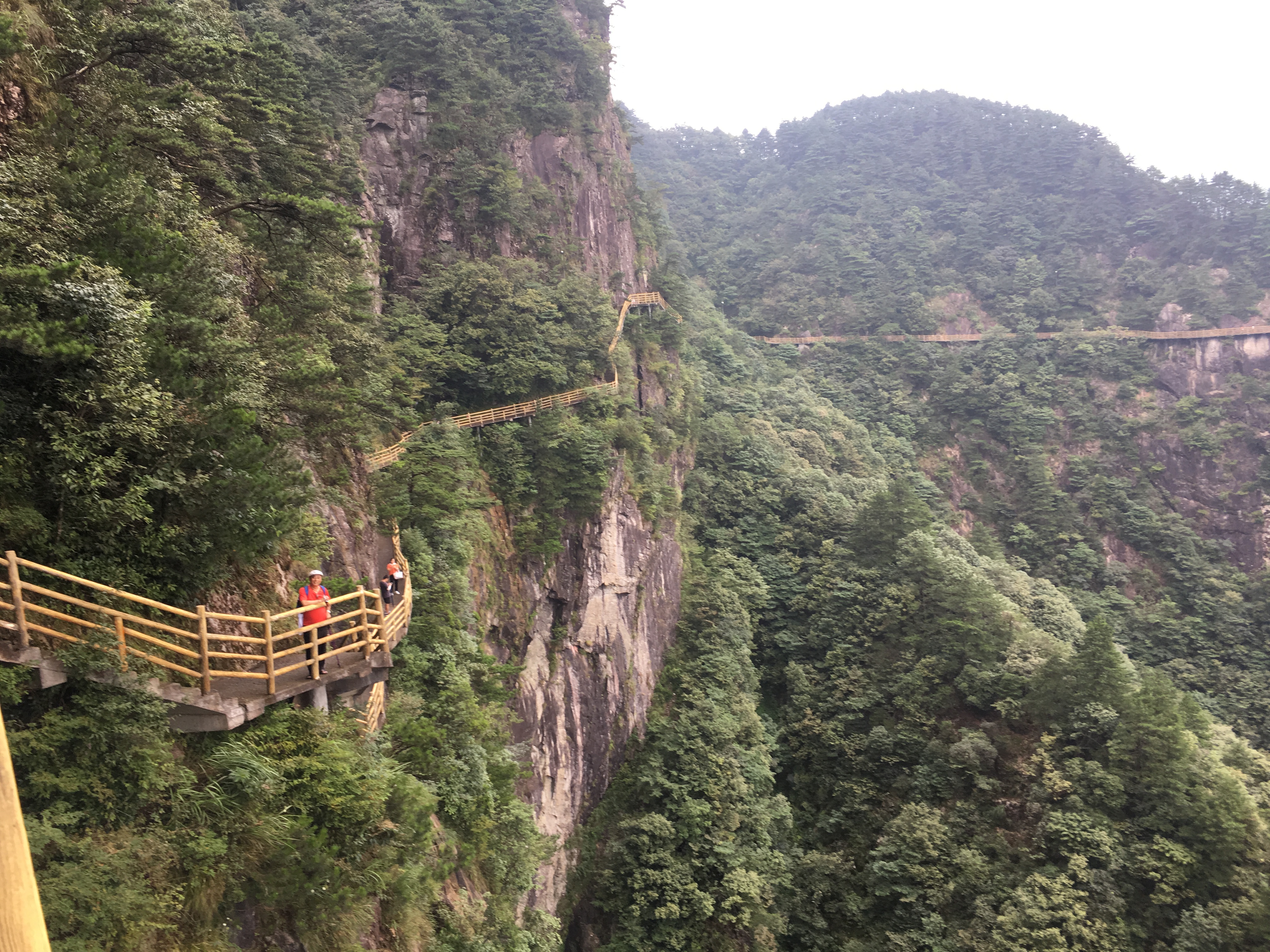 明月山青云栈道图片图片