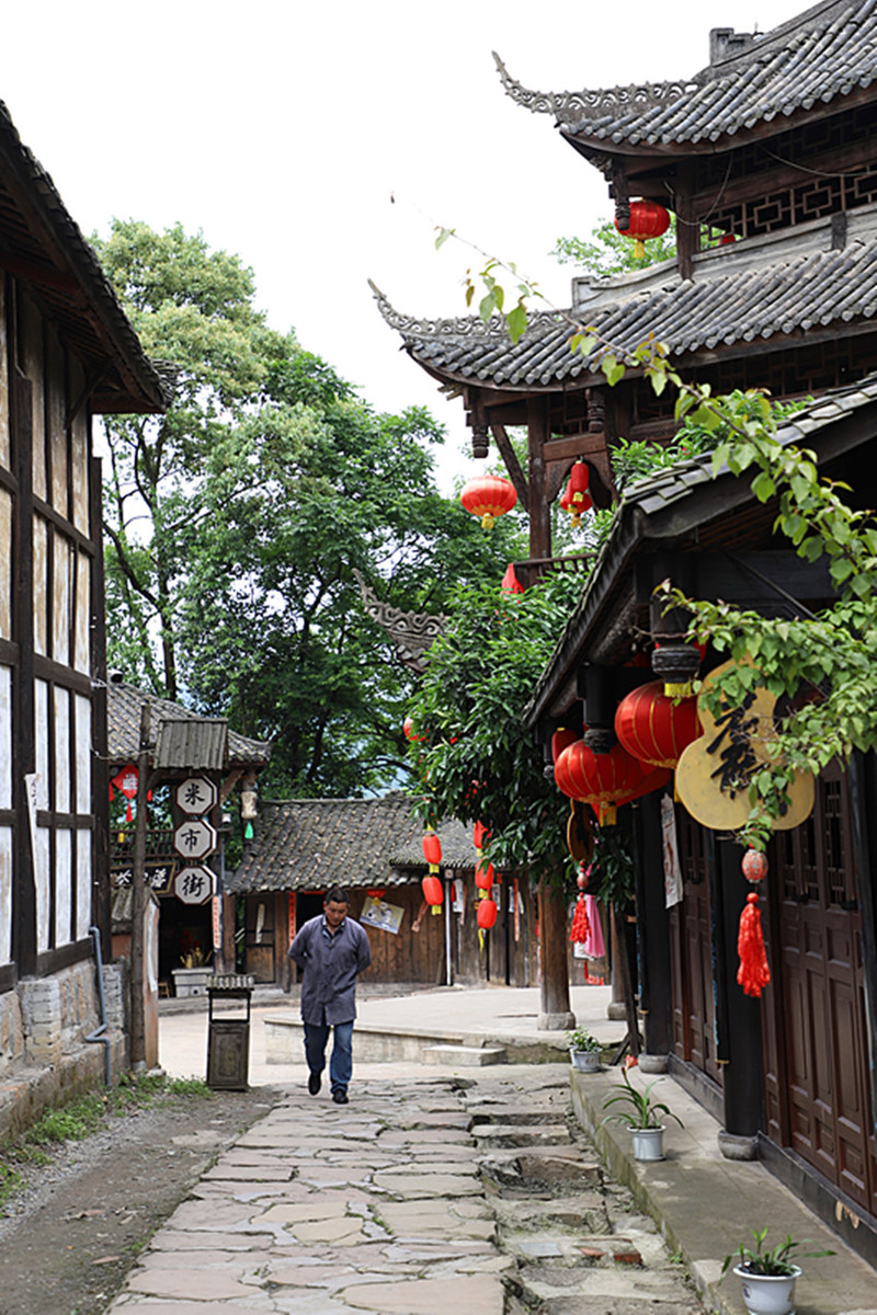 小巷深处平常人家烟火依旧光阴的故事在这里诞生