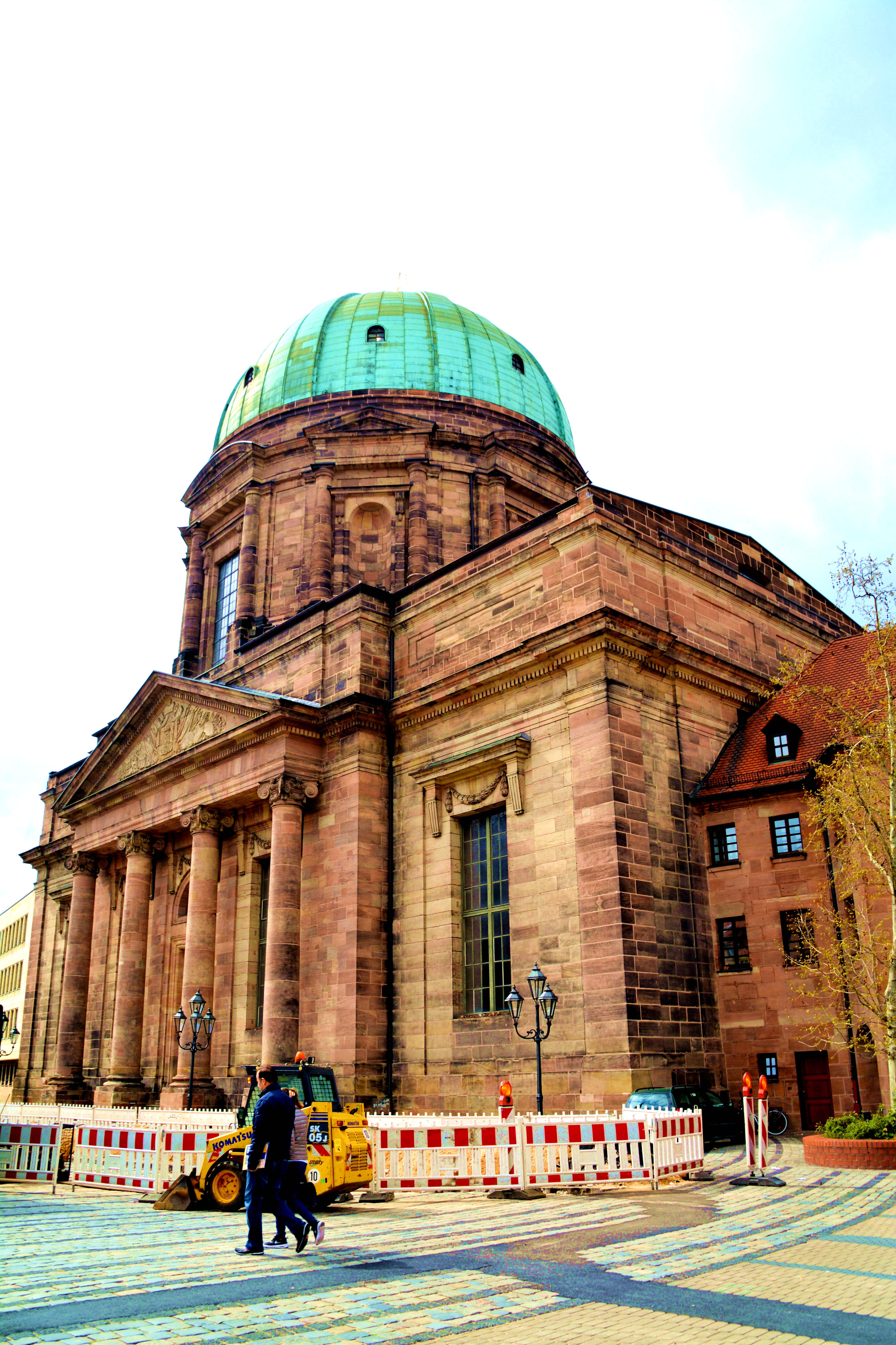 漫步在中世纪的纽伦堡._纽伦堡圣母教堂游记_途牛