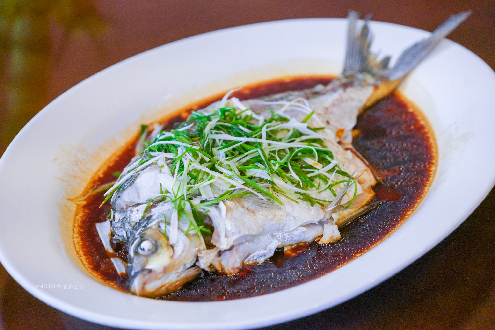 清蒸三角鲂, 淡水 鱼类中的珍品——三角鲂,体形大肉厚,骨刺比较少