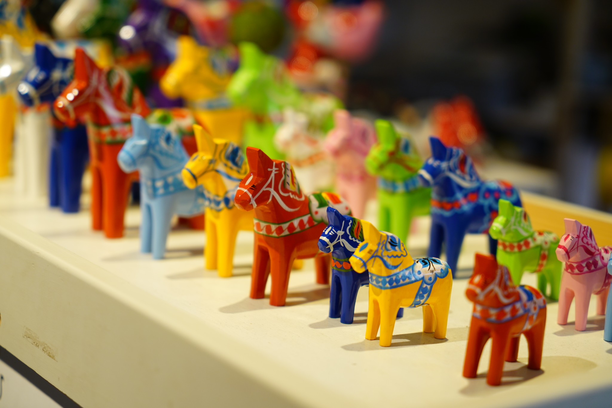 这个小马叫做达拉木马,是和特洛伊木马齐名的 瑞典 国宝.