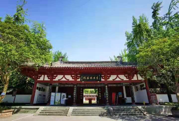 毕业后的第一次旅行我开启了市井生活与云端探险的双重体验
