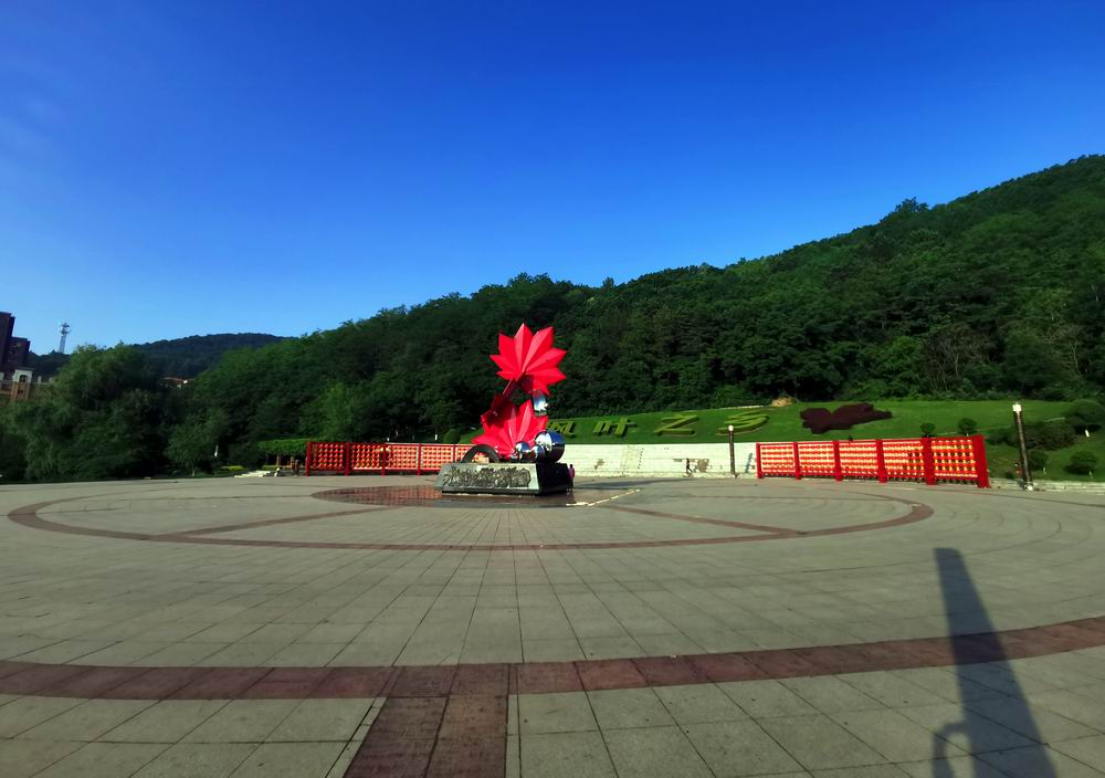 【首发】本溪小市的迎宾广场