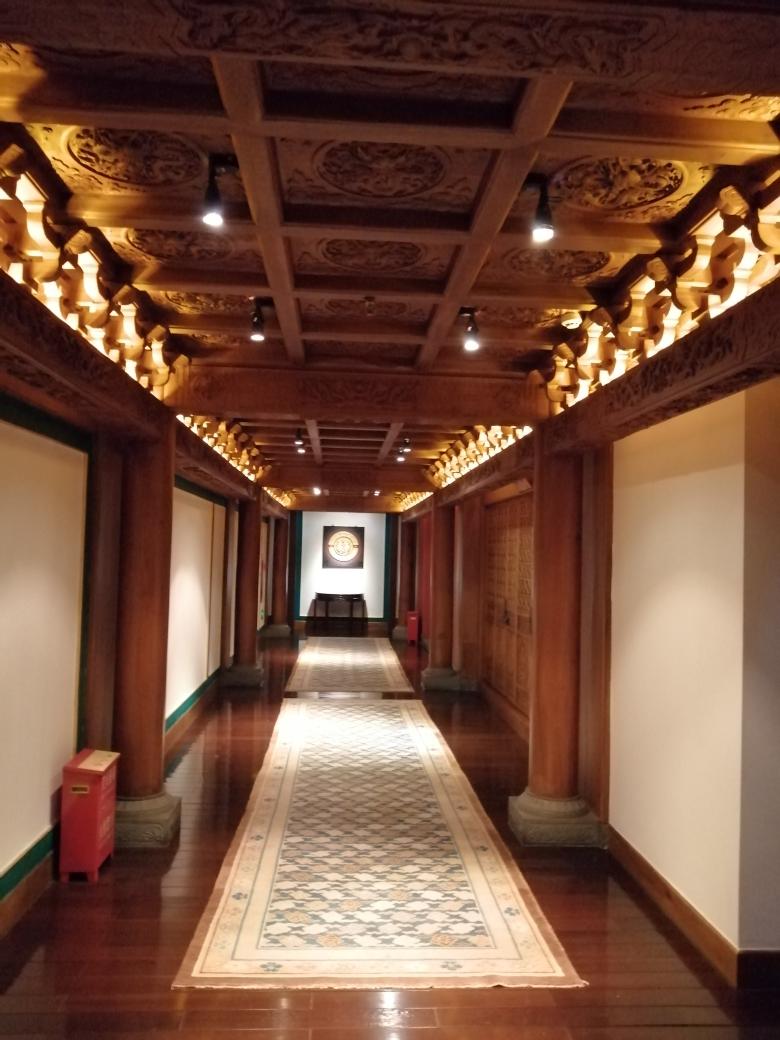 凤临阁凤临阁凤临阁凤临阁人真的很多,来了要先排队,等着叫号!