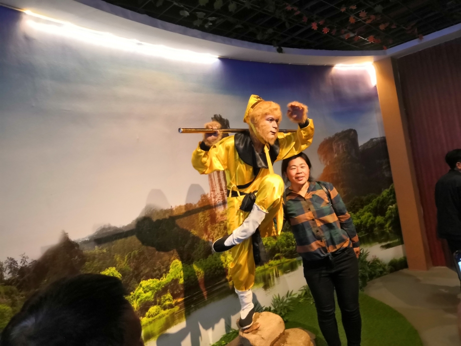 武夷山艺霸名人蜡像馆以名人蜡像为主题的综合趣味游乐场馆.