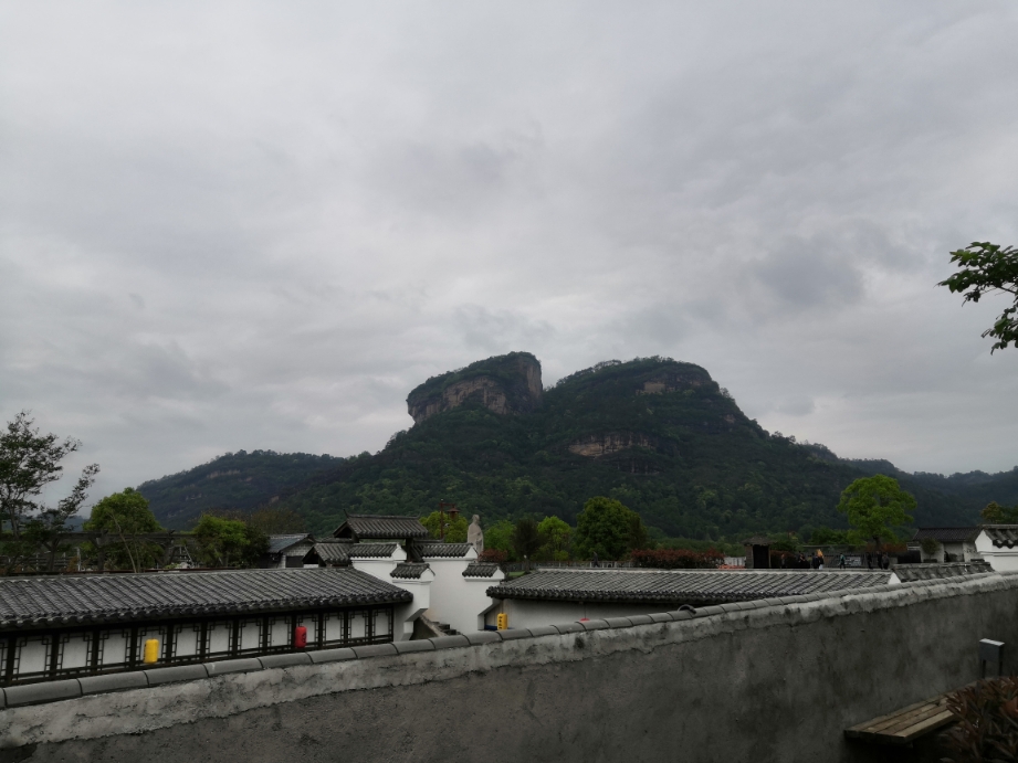 武夷山的大王峰和玉女峰