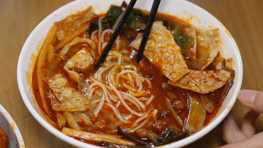 阳光一百这家新开的螺蛳粉店,味道真的太赞了!