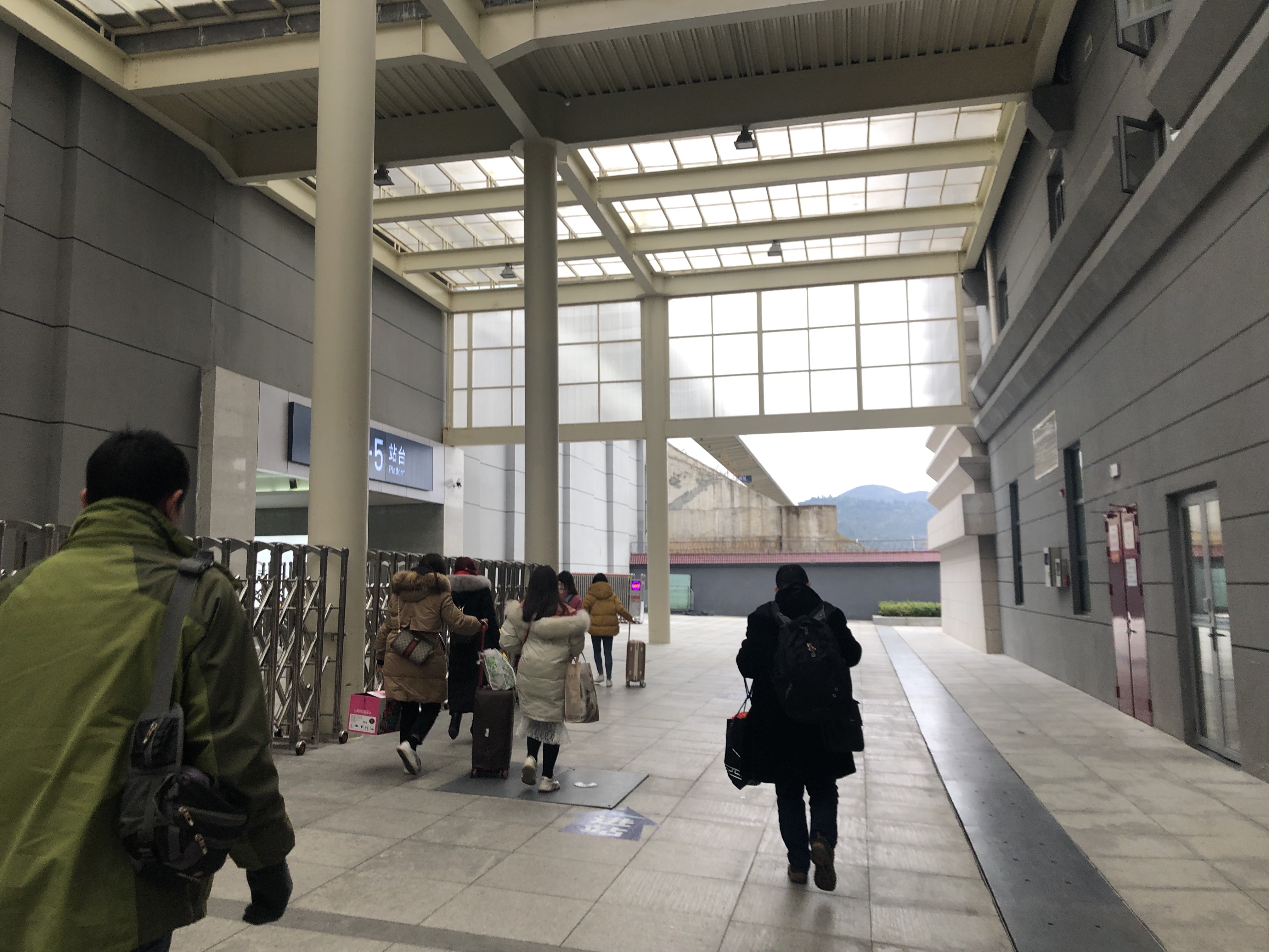 小小的凯里南站适合拍照的奇怪建筑