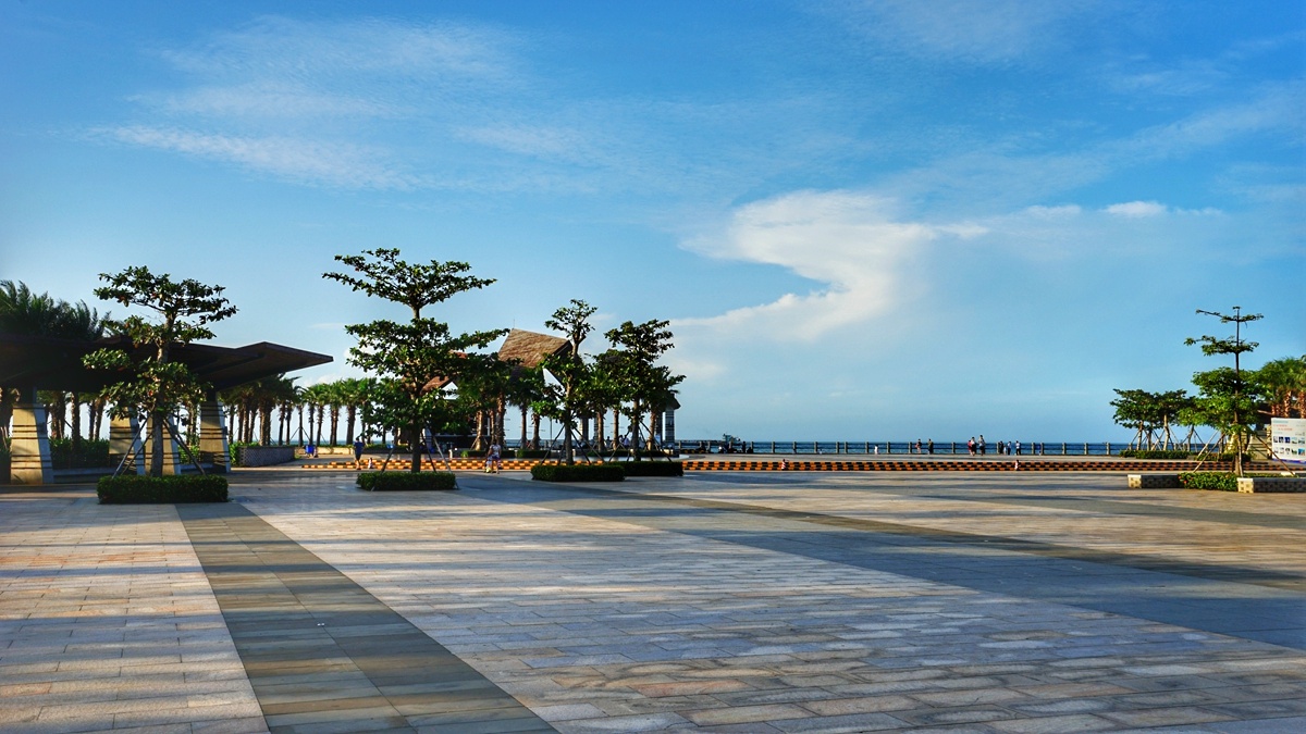 白沙門,如果是騎自行車的話,可以沿海甸島轉一圈,這個與海口市三橋