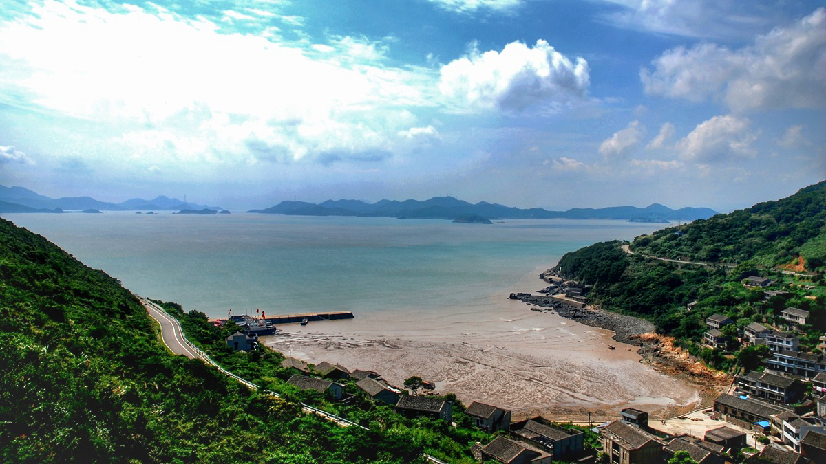 鞍渔场的乌纱门水道,三面环山,腹地平坦,因地形酷似渔家淘米用的筲箕