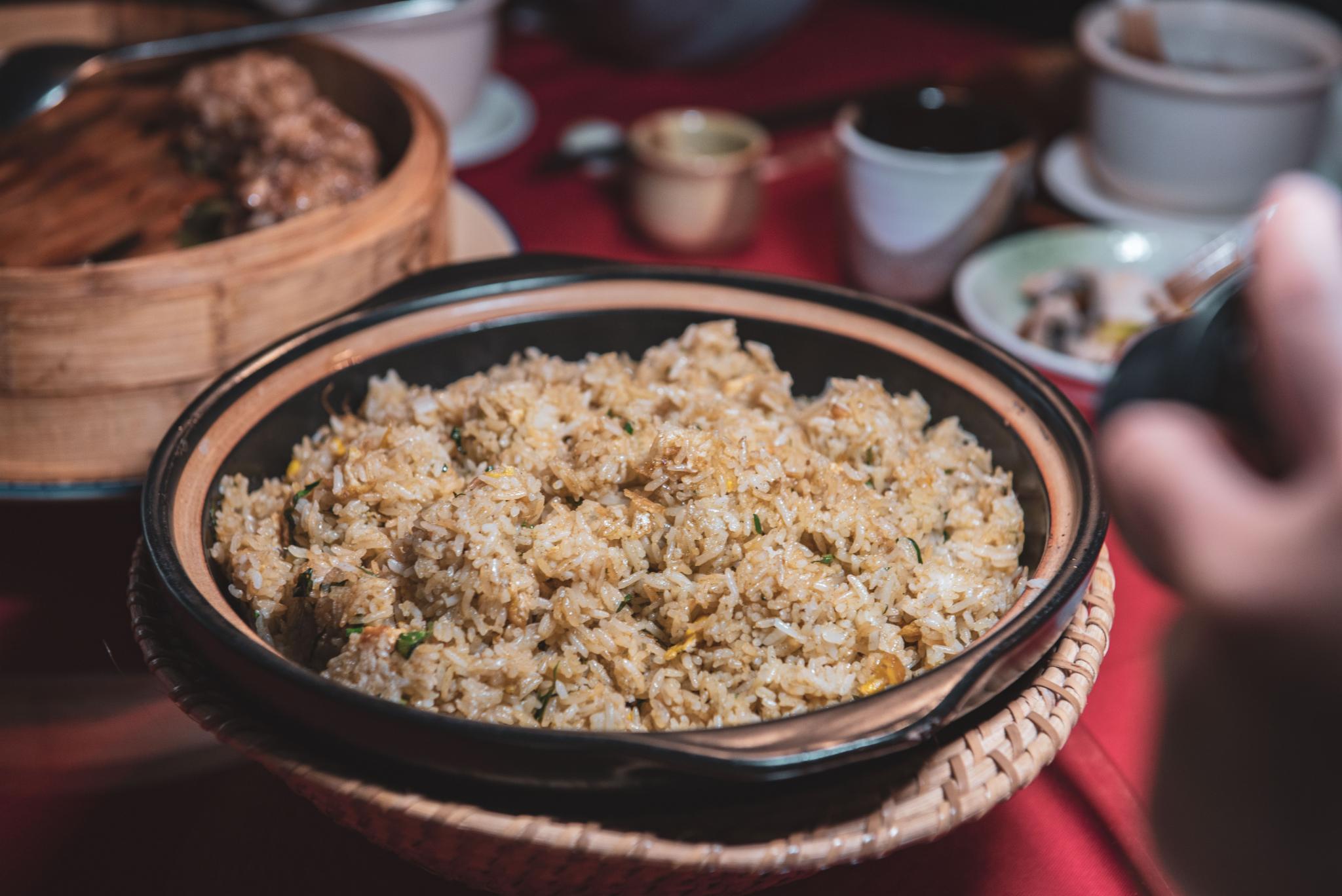 主食也离不开茶叶,茶香焗饭,味道相当不错.