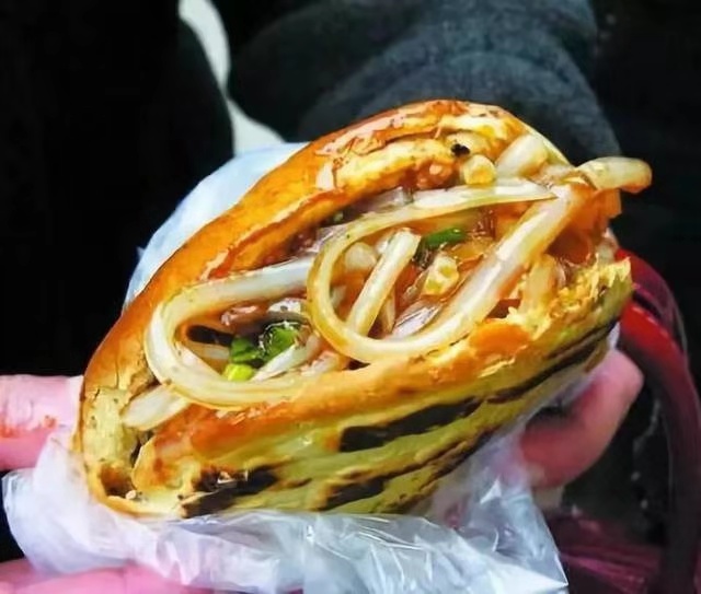 阆中古城                      锅盔凉粉