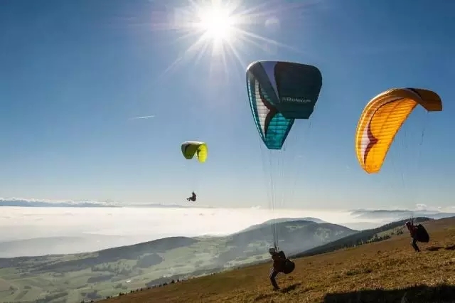 长沙市黑麋峰滑翔伞基地给你一对翅膀让你拥抱蓝天