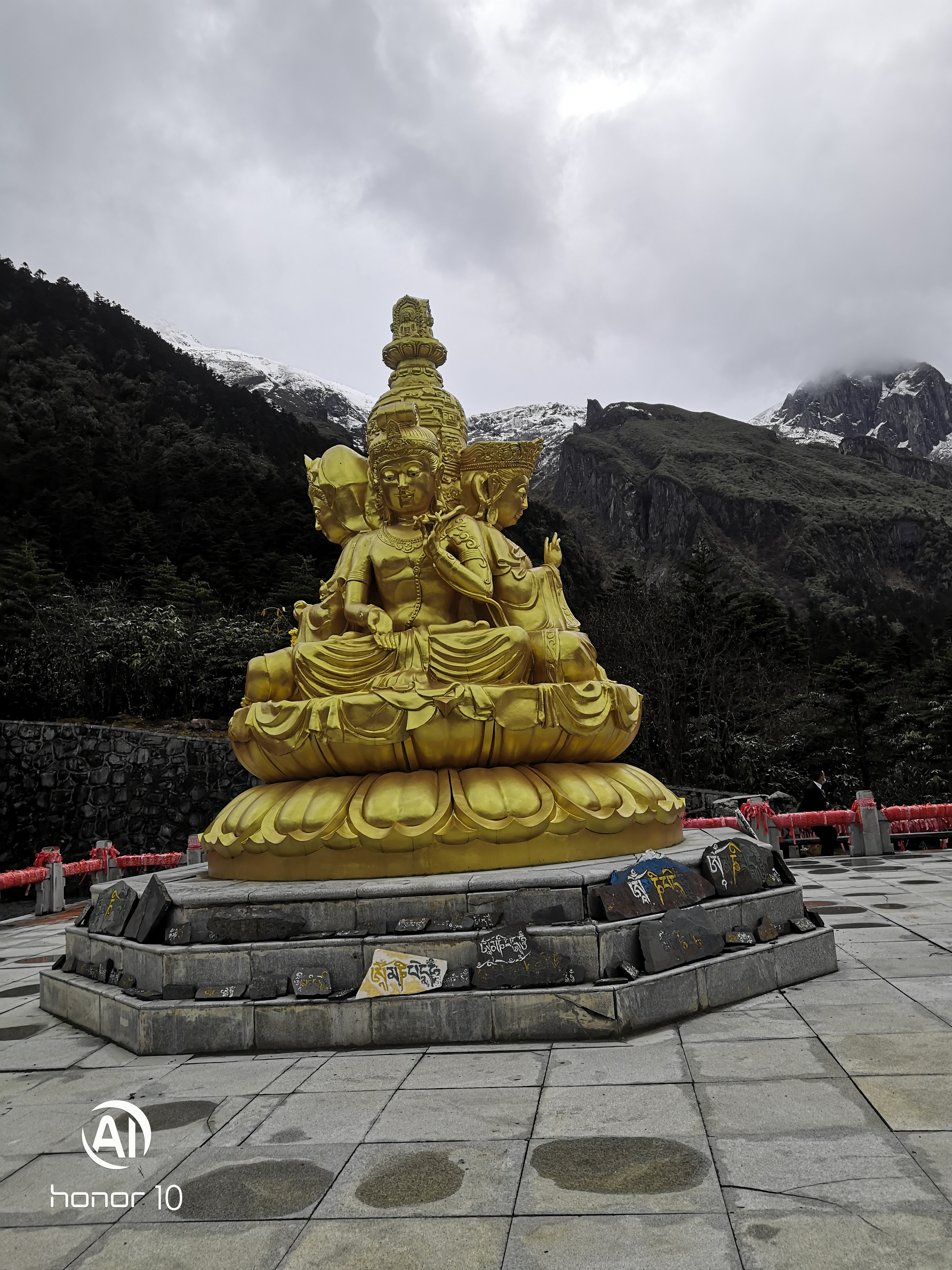 海螺沟                      四面佛