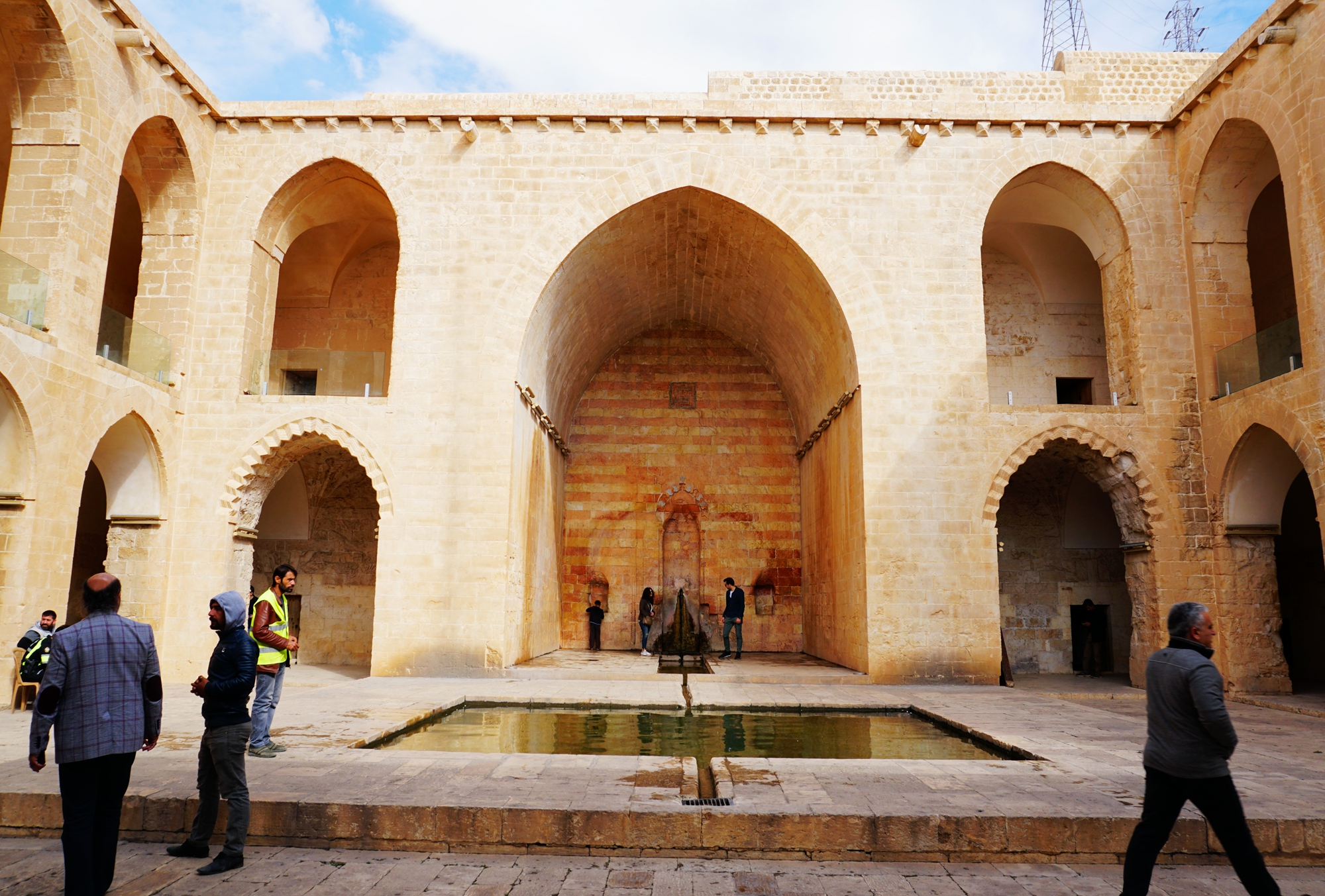 浪漫的土耳其##土耳其旅行#马尔丁的kasimiye神学院这座神学院由两座