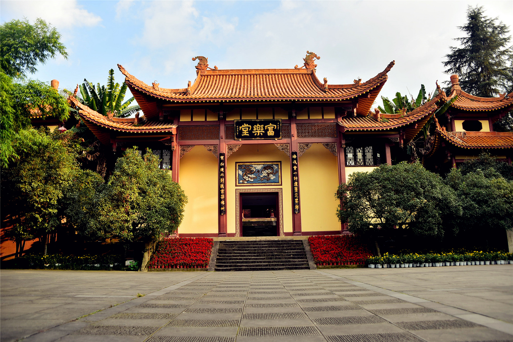 富乐堂庭院式建筑群是一个大的四合院,这是