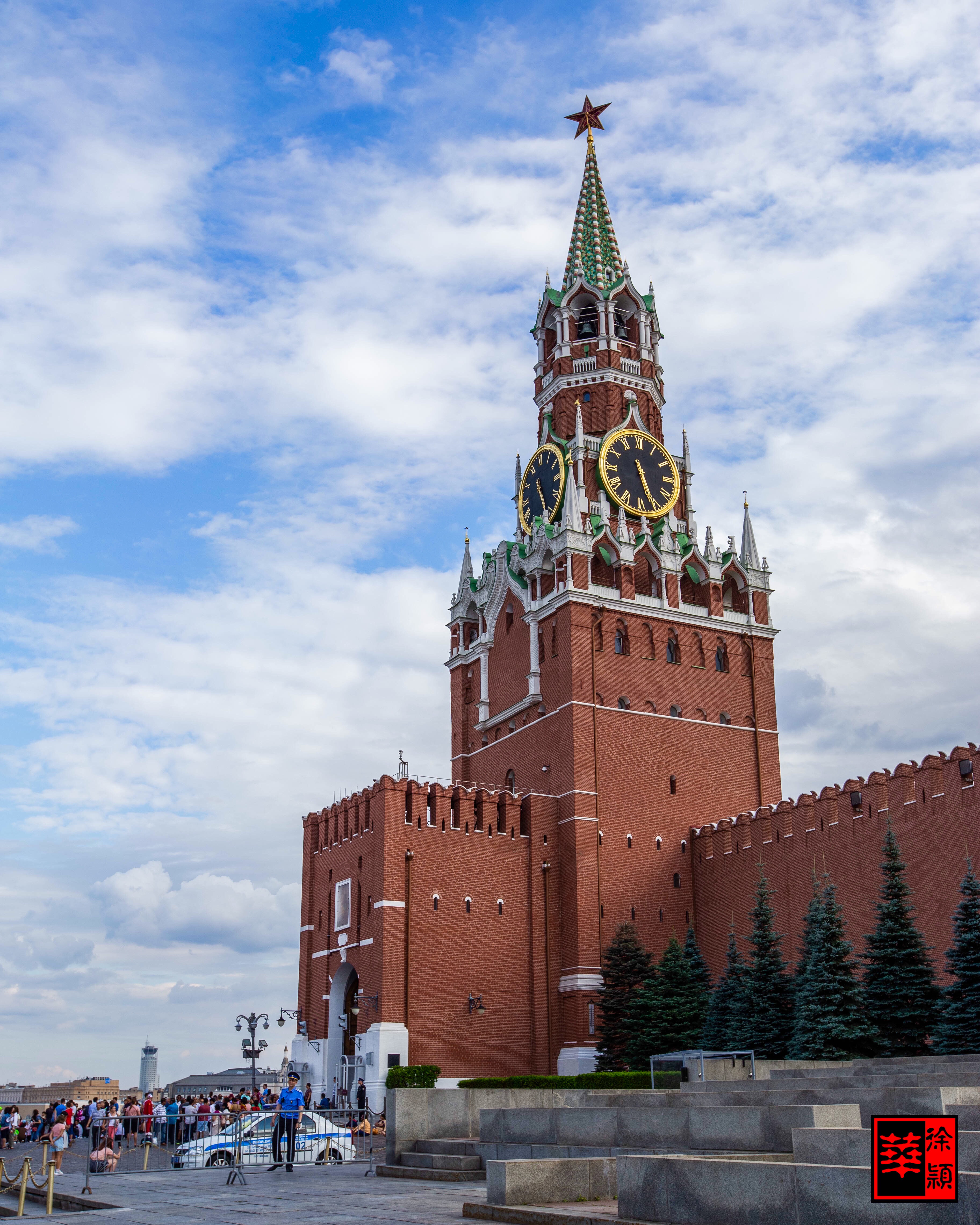 塔楼是俄罗斯最著名的钟楼,又叫救世主塔楼,是莫斯科的标志性建筑之一