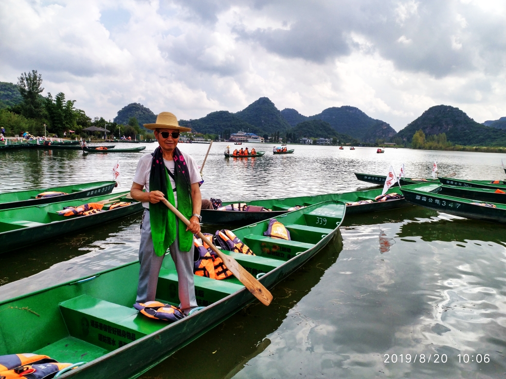 老刘哥体壮气粗,他来划船,这条船应该行驶如飞