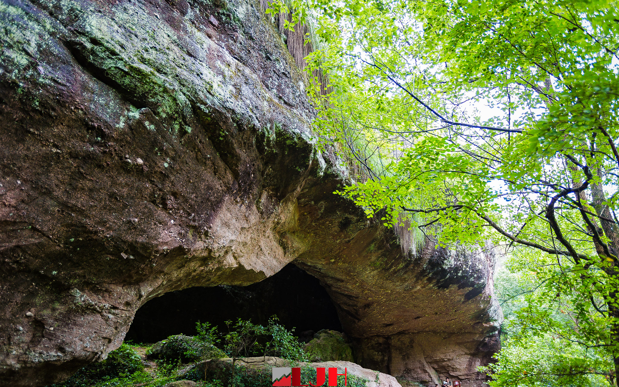 浙江丽水东西岩,就是两块大石头组成的一个景区