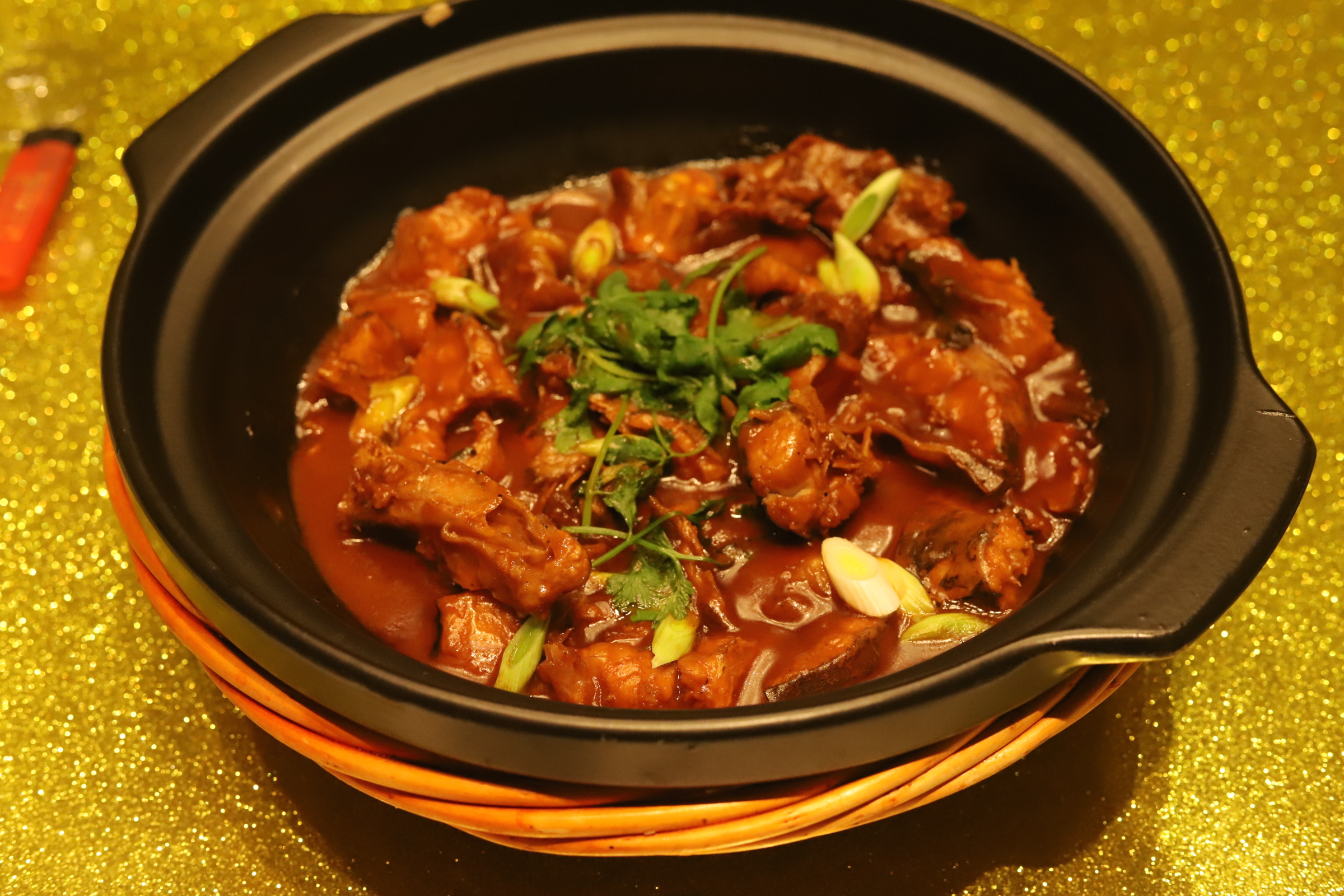      淮食蜜汁烧全鹅