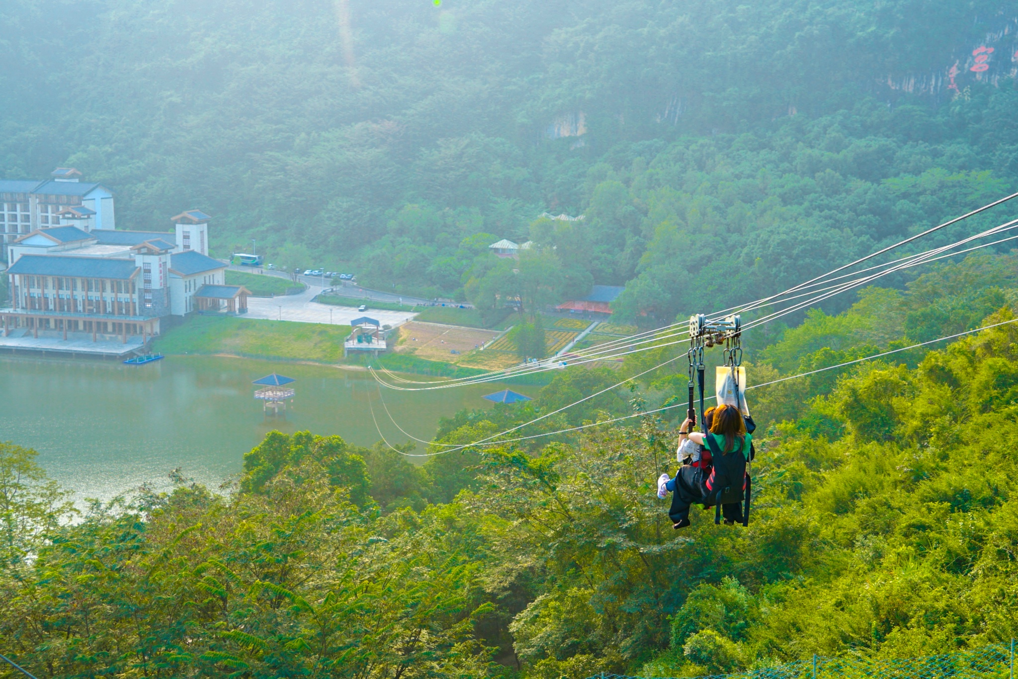 探秘英德宝晶宫国际旅游度假区感受不一样的心灵之旅