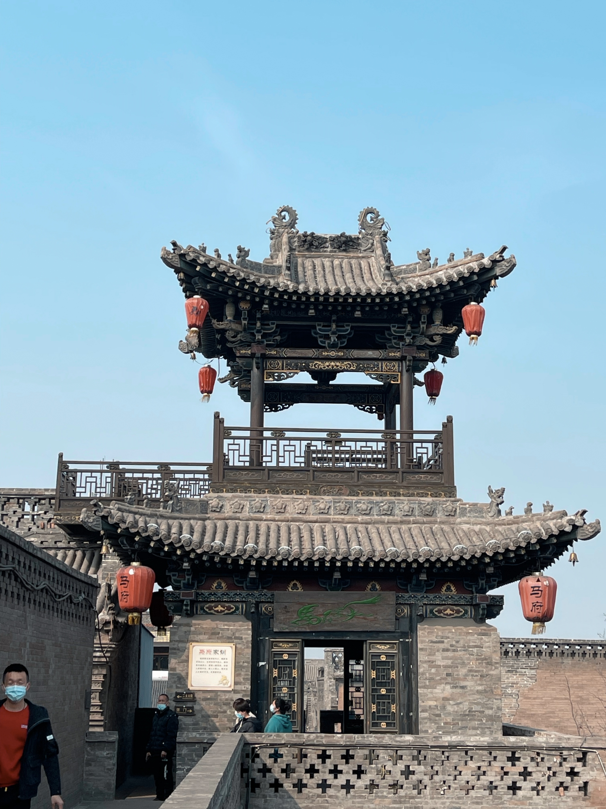 从西安出大用时3小时抵达平遥古城,同行的朋友抵达平遥古城后直奔平遥