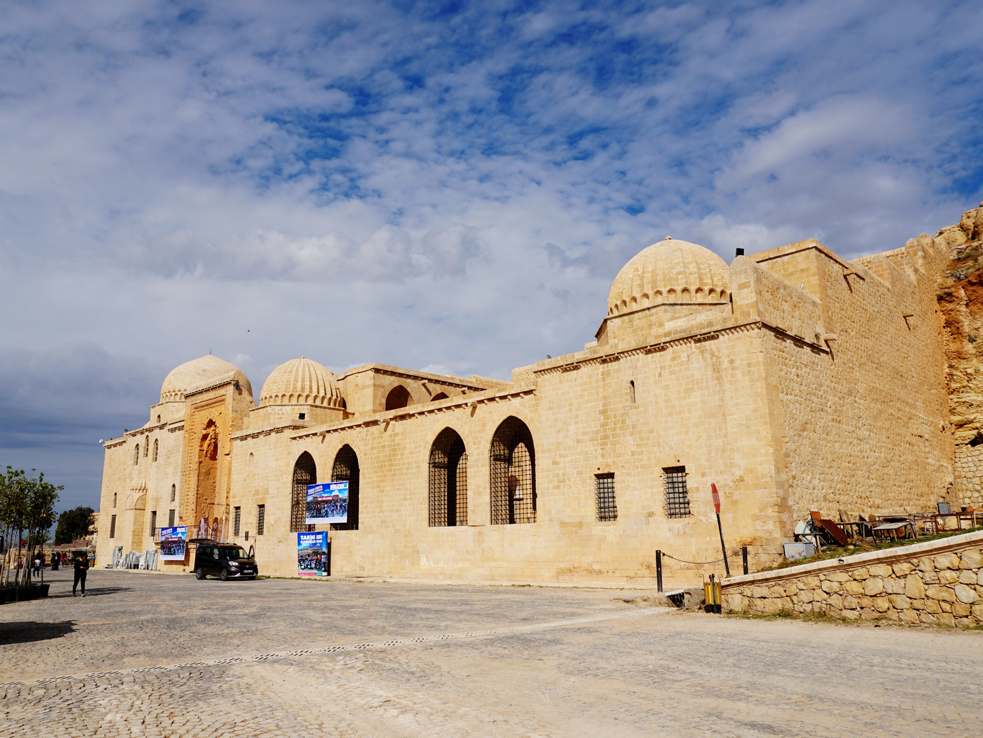 浪漫的土耳其##土耳其旅行#马尔丁的kasimiye神学院这座神学院由两座