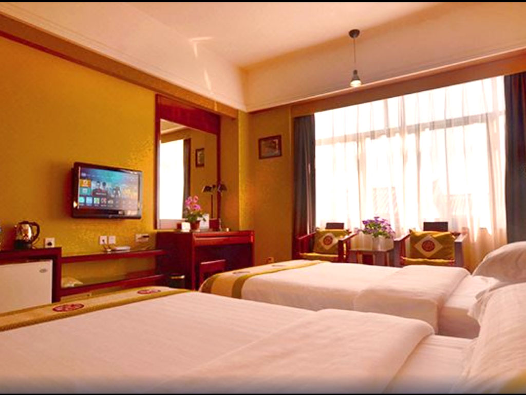 昆明西昌蓝花楹螺髻山温泉泸沽湖双飞7日游小色达迤沙拉丨七里坝杜鹃