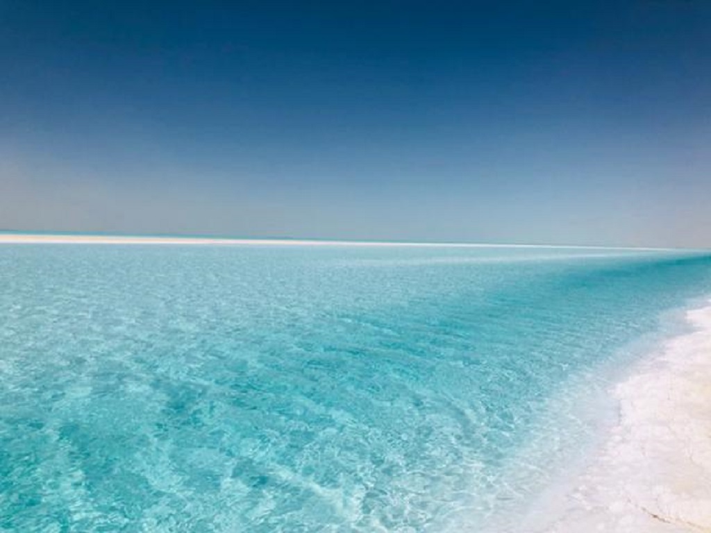 青海湖茶卡盐湖东台吉乃尔湖敦煌嘉峪关张掖双飞8日游10人小团专车