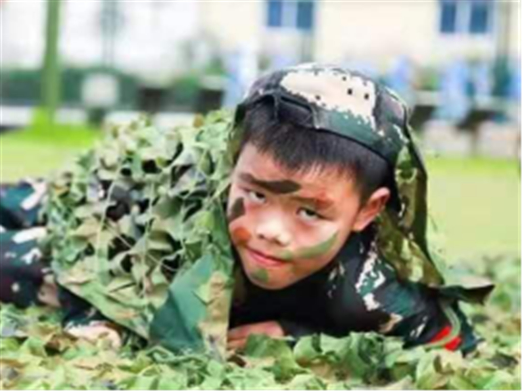 <七彩童年军事夏令营7日游>乐在动中丨趣在营中丨挖掘激发孩子潜能锻炼各项能力丨夜间紧急逃生训练丨自救互救丨**CS丨一价全含丨含6早13正餐