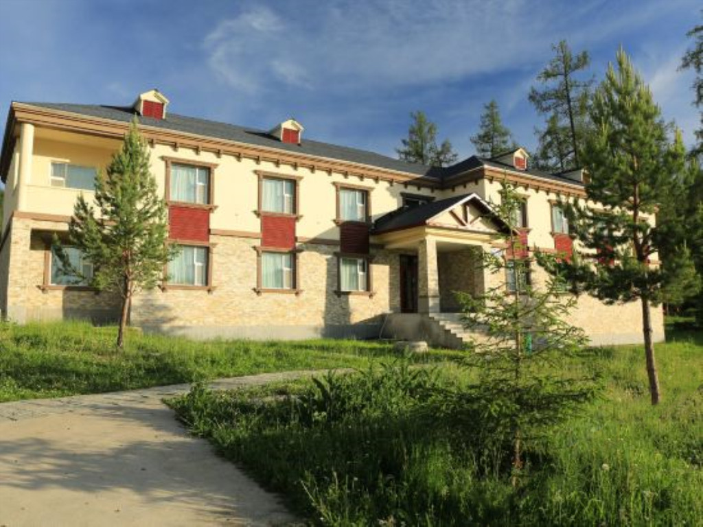 贾登峪鸿福生态酒店