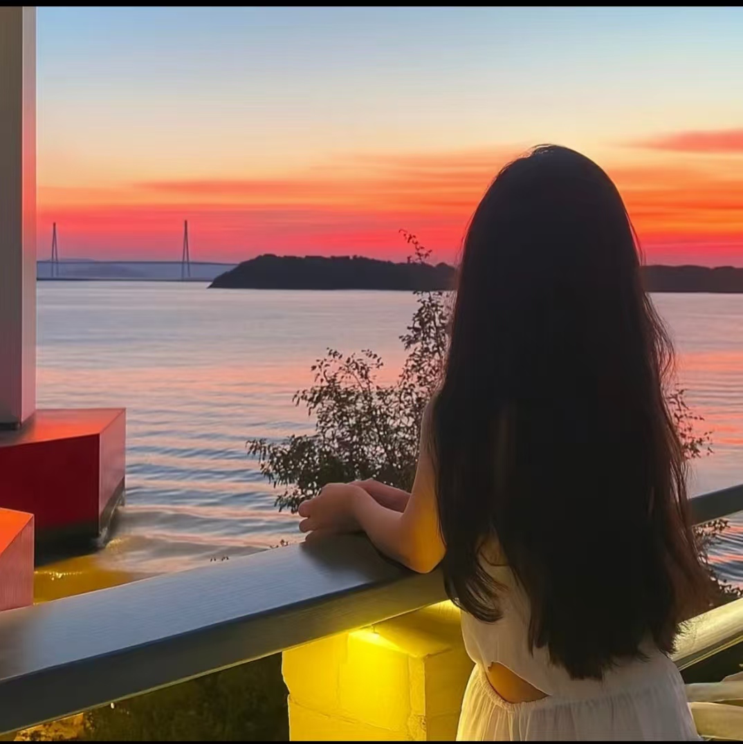 <暑期2大免一小+重庆登船+华夏神女系列游轮4日游>一线阳台江景房丨巡游长江三峡丨上岸景点惊喜不间断丨水上移动酒店丨爸妈放心游