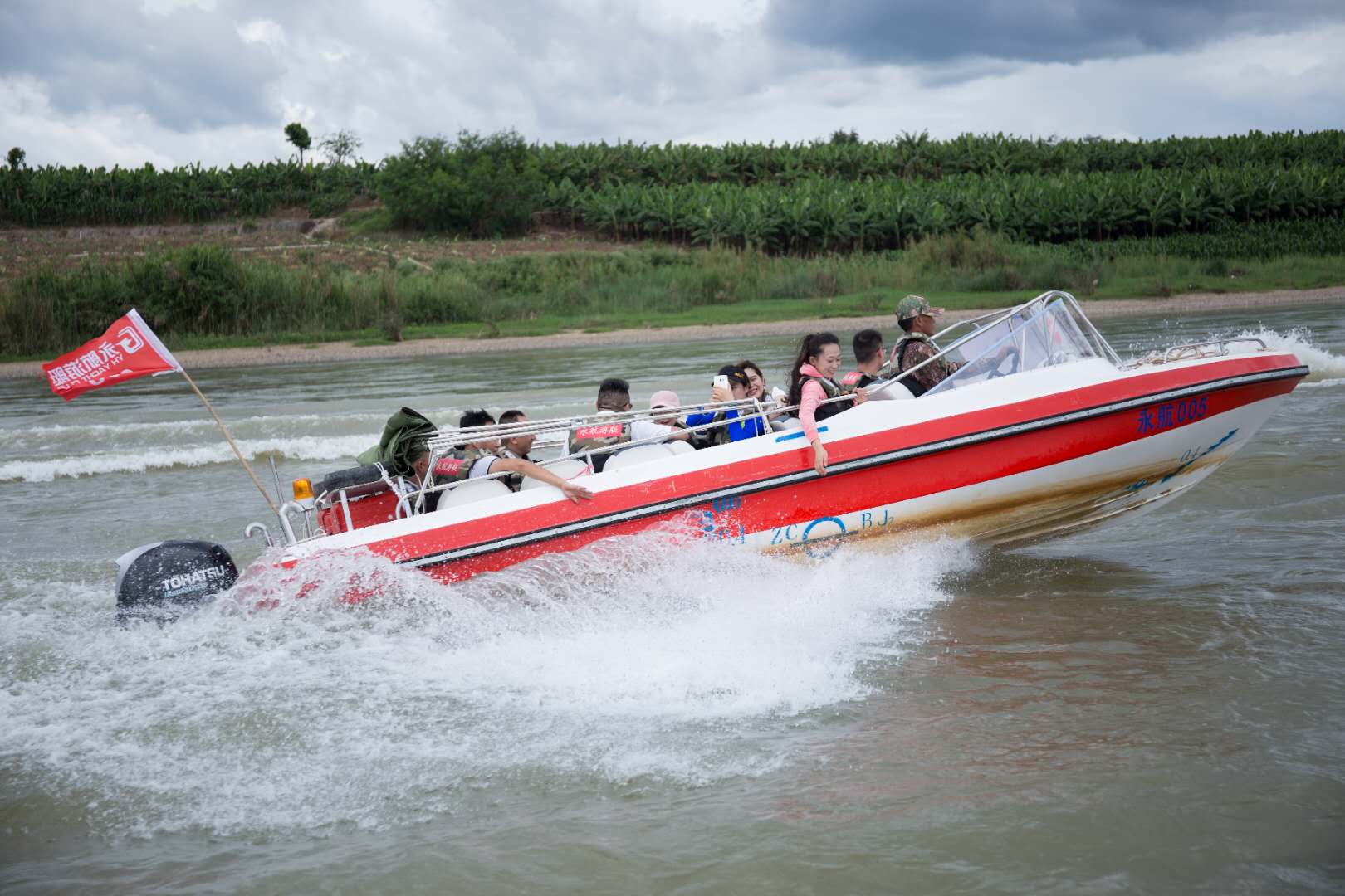  金三角湄公河快艇门票>驰骋湄公河感受这条危险领域刺激体验立减优惠
