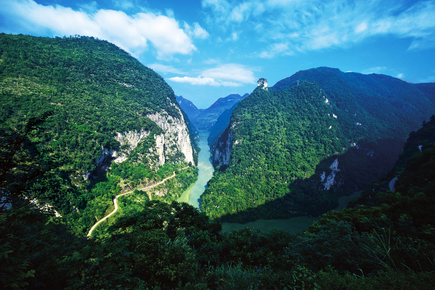 阿蓬江大峡谷图片