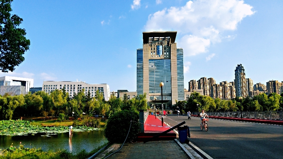 人气线路推荐 湖北武汉 黄鹤楼 东湖 宜昌4日游>武汉15人超v小团