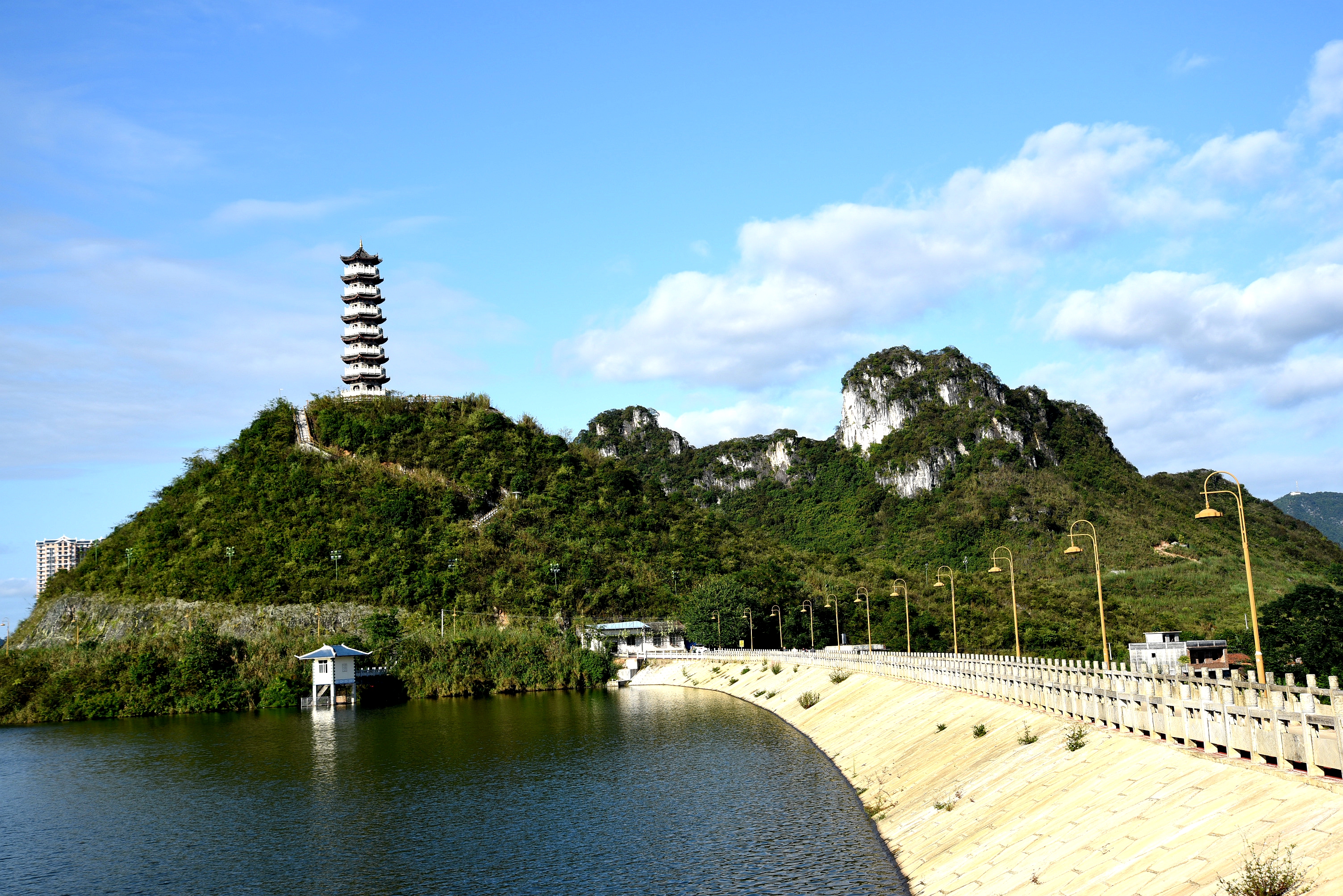 在那遥远的地方--罗城故事